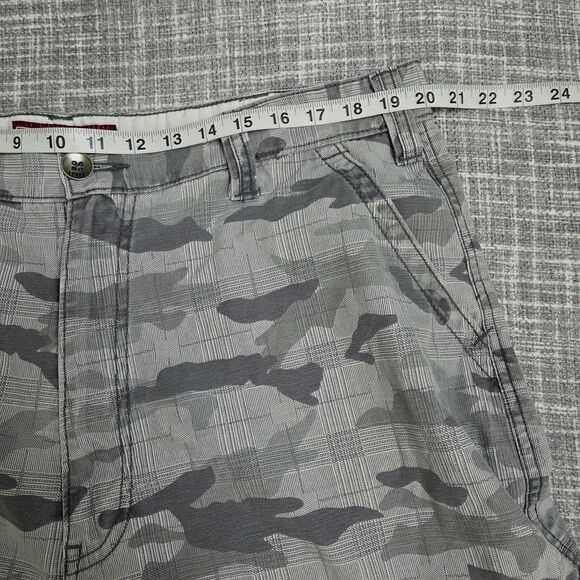 Levi's Squad Cargo Shorts Men’s 49 Gray Camouflage 11" Inseam Classic Style - Picture 4 of 10